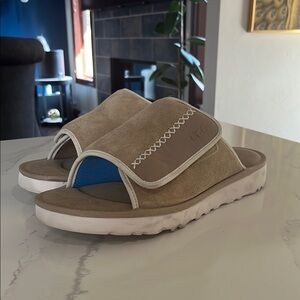 UGG Men's Tan Slide Sandals